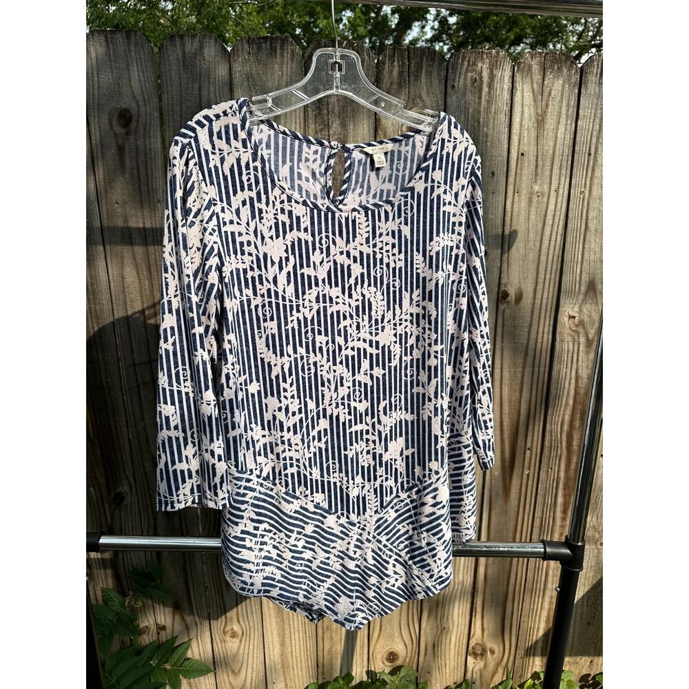 EST. 1946 Blue & White Floral Striped Blouse | Size M | 3/4 Sleeve